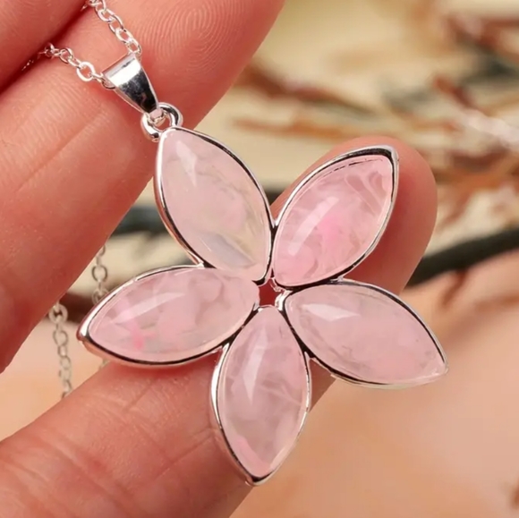 Pretty pink flower - Picture 1 of 3